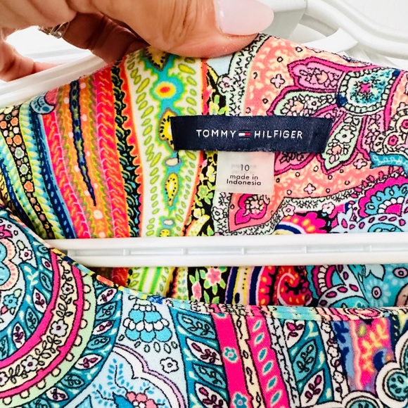 Tommy Hilfiger sz 10 - Picture 2 of 2